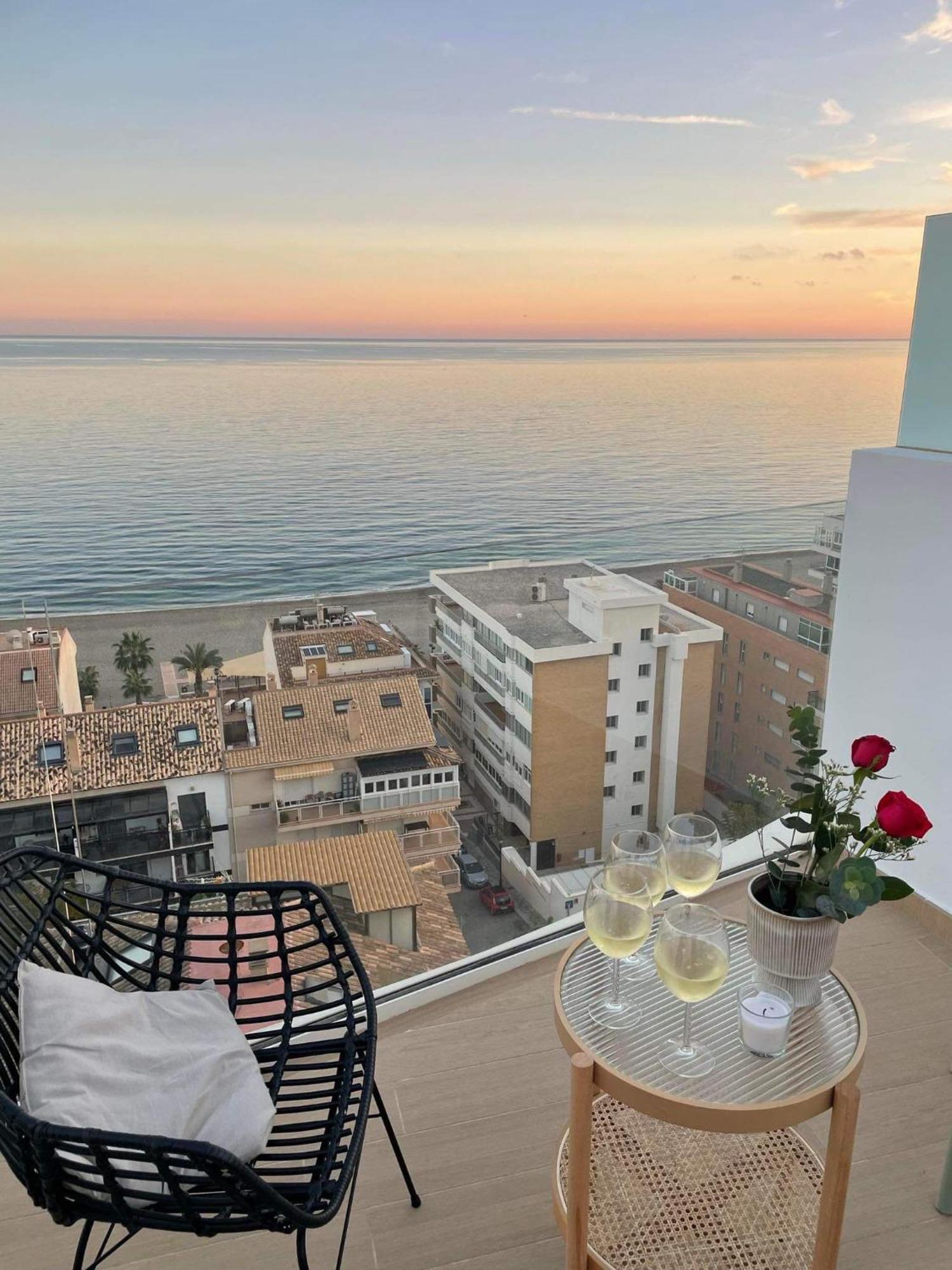 푸엔히롤라 Panoramic Seaview Penthouse The Wave 아파트 외부 사진